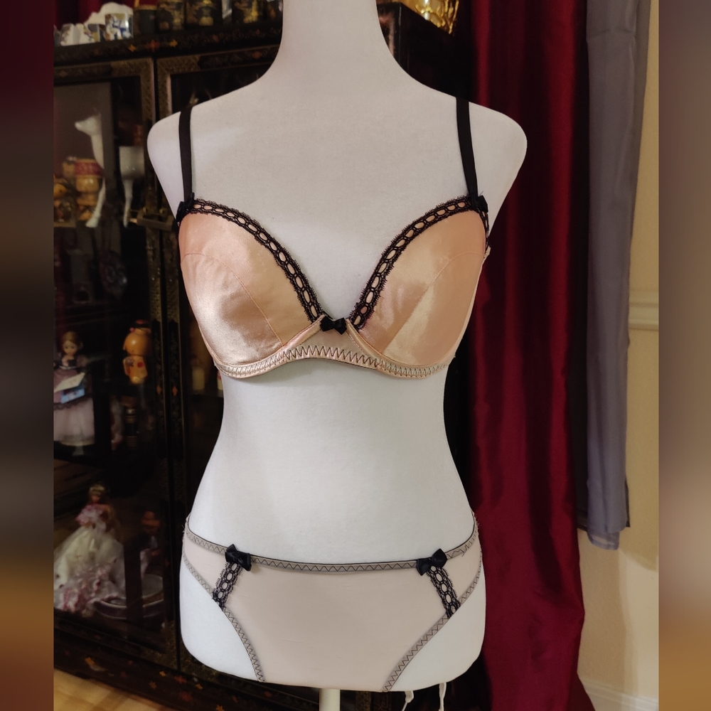 Y2K Victoria's Secret Matching Bra and Panty Set